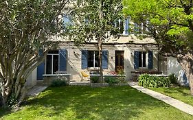 Maison de caractère avec jardin arboré en Avignon